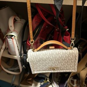 Michael Kors Wallet bag